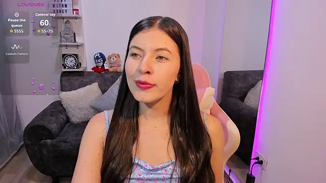 KatieCortes online show from January 13, 7:18 pm