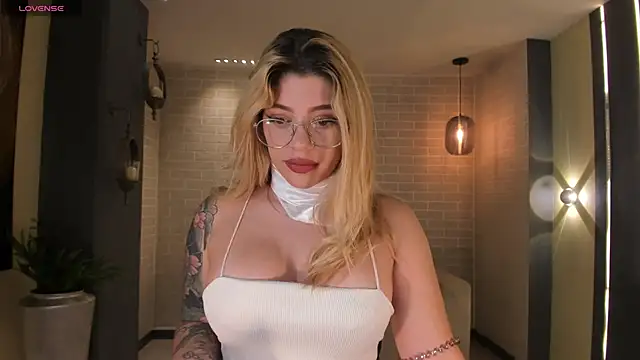 MadisonKane online show from December 3, 11:12 am