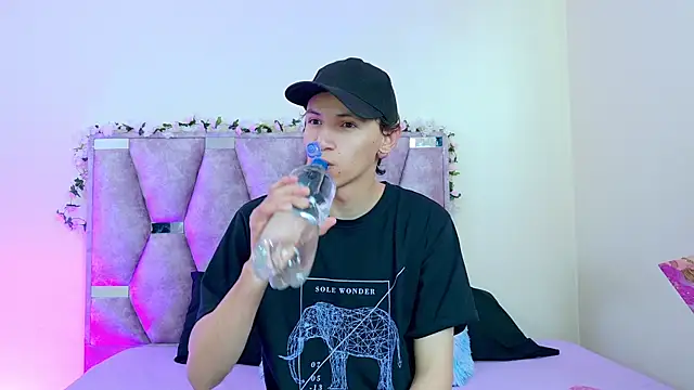 iris and damian online show from April 14, 5:24 pm