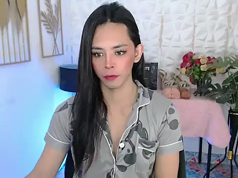 streetdoll69 online show from February 9, 11:51 pm