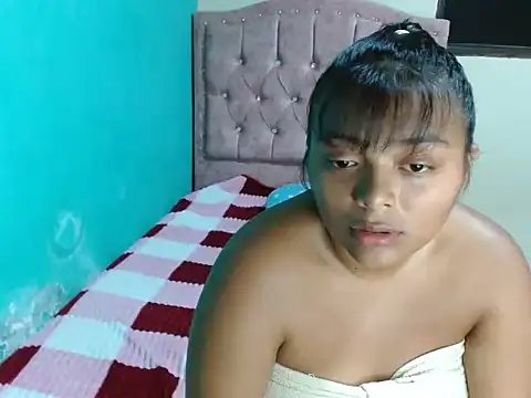 caro lil online show from April 18, 5:32 am