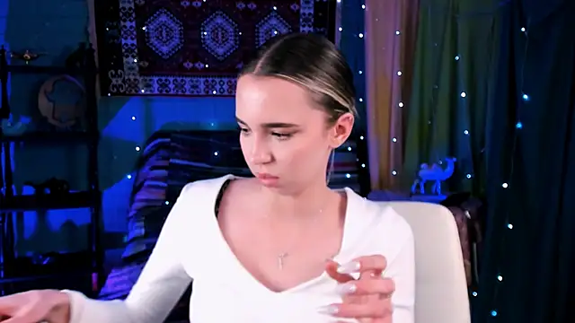 KimPorins online show from April 22, 12:13 pm