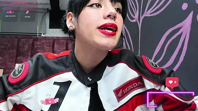 Kiara Fox   online show from February 2, 10:31 pm