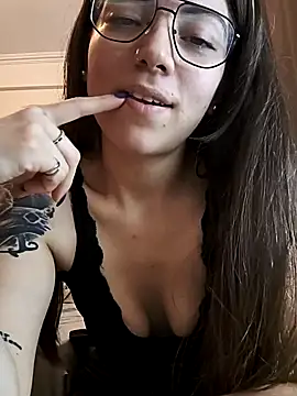 Ceciihot online show from March 13, 3:13 pm