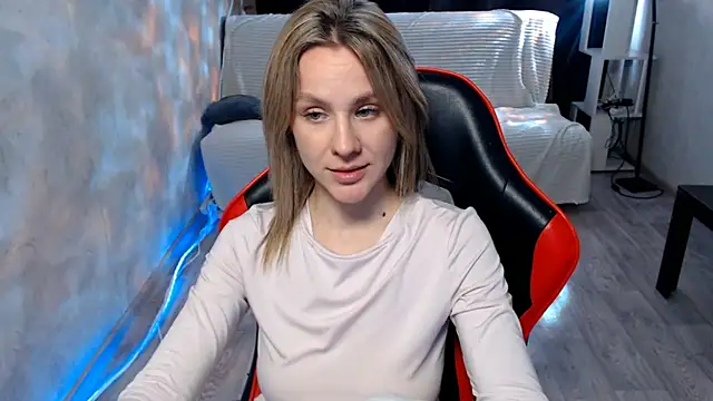 MiaBun1 online show from March 2, 7:15 am