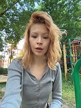  Little Ginger online show from June 9, 3:50 am