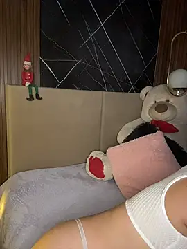 ValentinaEliot online show from December 16, 1:11 am