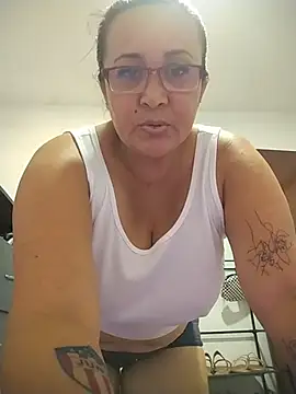 Nini Love  online show from April 12, 8:22 pm