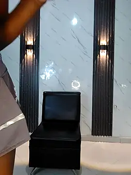 CaramelDesire online show from April 14, 1:27 am