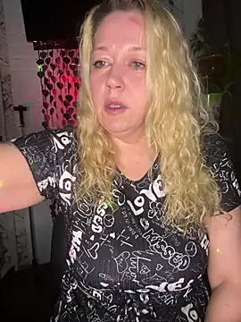 JenniferCarmen online show from February 20, 3:35 pm