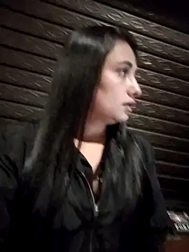 sara nina online show from December 14, 11:32 pm