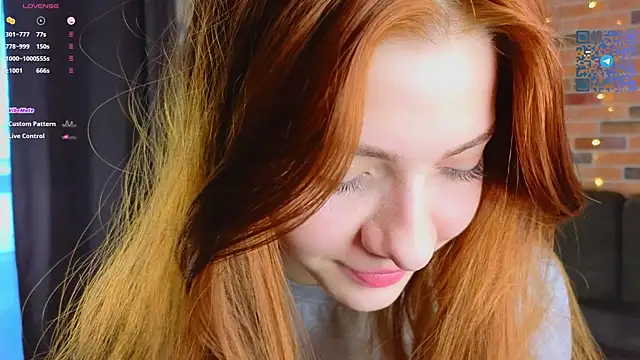 VelvetZephra online show from April 12, 3:15 pm