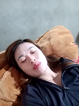 little-effy online show from April 4, 12:09 am