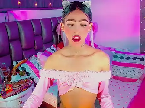 agathaferrer3 online show from February 18, 6:45 am