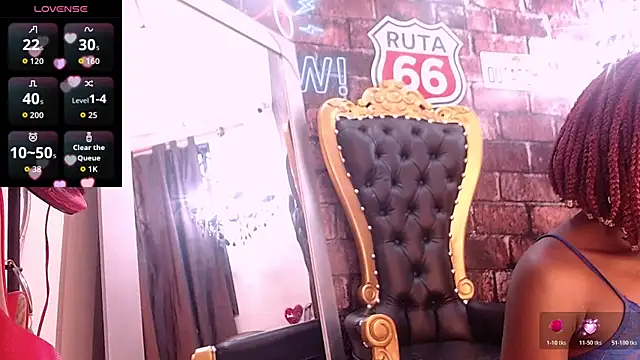 MilaHallu online show from May 28, 1:53 pm