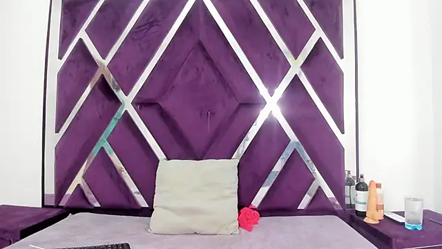 Selenaasm online show from February 11, 9:38 pm