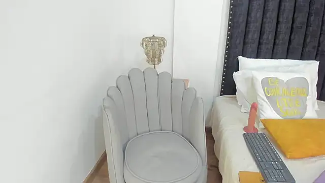 scarlett vixen7 online show from January 5, 5:27 pm