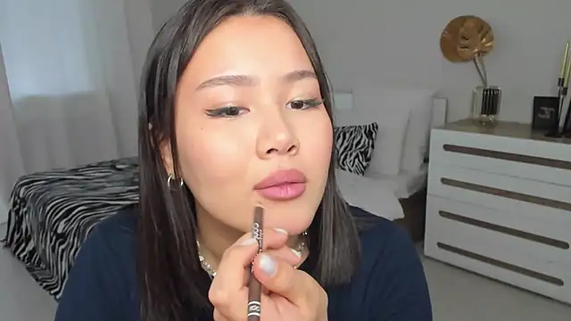 Brunette Charm online show from March 31, 11:21 am