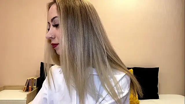 sun under skyy online show from December 17, 9:13 am