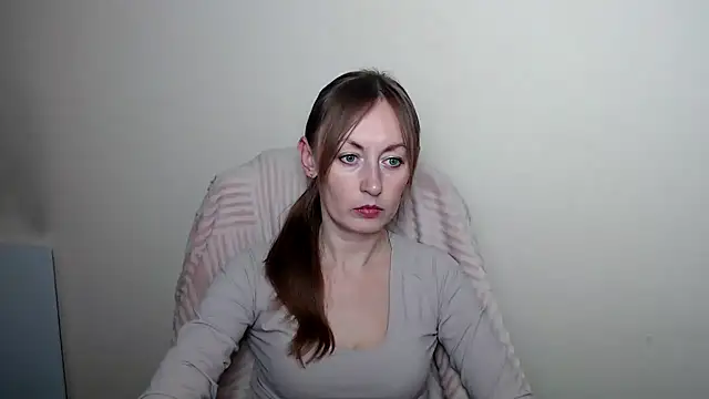 LiaSeass  online show from April 19, 2:28 pm