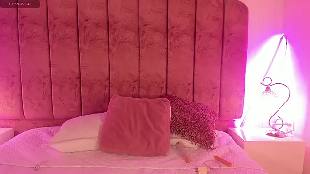 Lunara Vall online show from March 25, 4:28 am