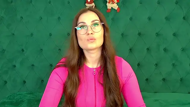 NoraFoxes online show from January 8, 5:44 am