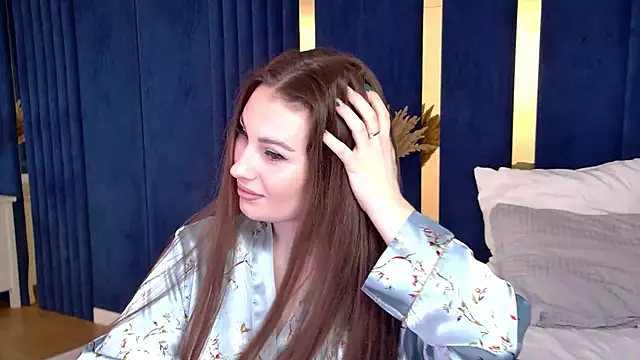 NoraFoxes online show from February 11, 5:31 am