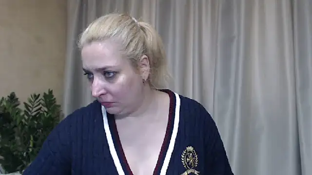 sweetpussy13 online show from April 18, 5:54 am