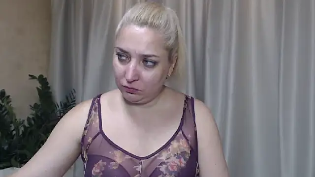 sweetpussy13 online show from September 20, 5:50 am