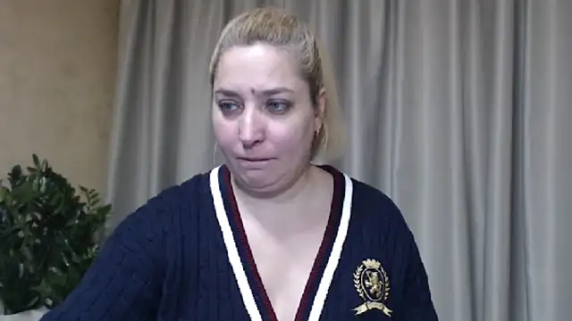 sweetpussy13 online show from February 15, 8:24 am