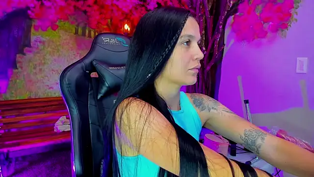 marahanson  online show from January 15, 7:42 pm