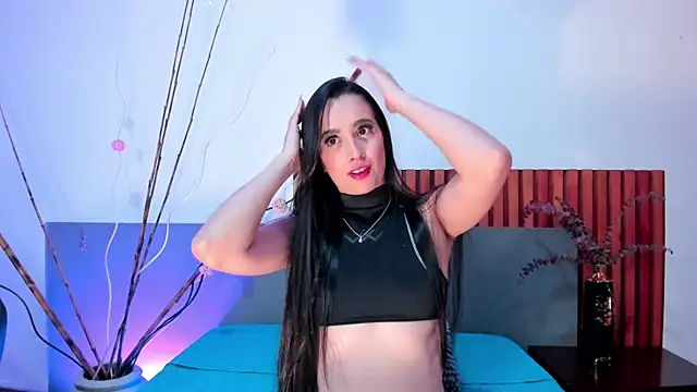 EllaVillaluna online show from January 14, 1:43 am