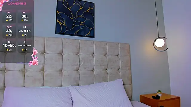 Lilie petite online show from December 13, 11:10 pm