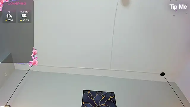 Lilie petite online show from December 22, 11:19 pm