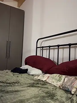 YourSlutQueen online show from February 19, 5:45 pm