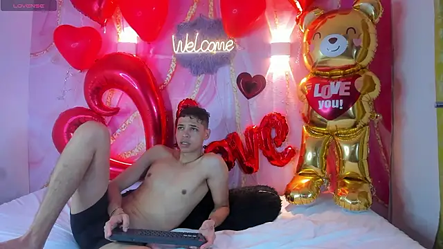 Jessy and Joy online show from February 13, 7:59 pm