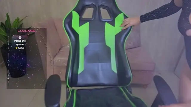 Aria95 a online show from February 4, 8:01 pm