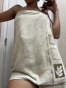 privsloirinha online show from February 10, 10:35 pm