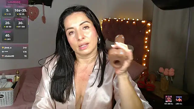 Karlinlive online show from April 16, 8:08 pm