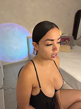 SamVega online show from May 11, 1:08 am
