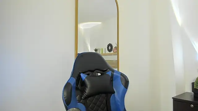 margarita smellie online show from January 6, 5:38 pm