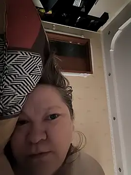 -Queen- online show from March 2, 4:45 am