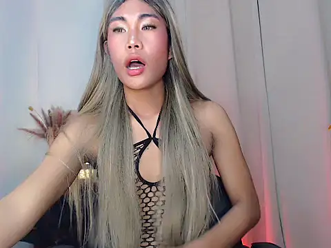 MIASEX980271 online show from April 1, 7:22 pm