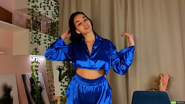 EmmyNoel online show from February 3, 7:07 pm