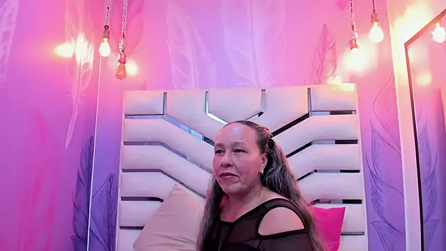 Helenna Rose online show from December 18, 5:50 pm