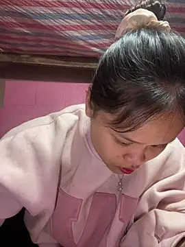 Thanhhuyen001 online show from February 10, 7:55 am