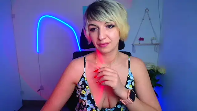 Lana Foxyy online show from February 14, 12:40 pm