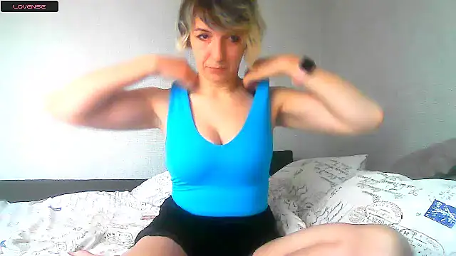 Lana Foxyy online show from April 19, 1:00 pm