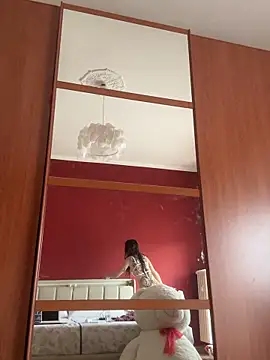 saphirafox online show from April 1, 1:23 pm