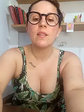 SofiEsteves online show from January 14, 6:35 pm